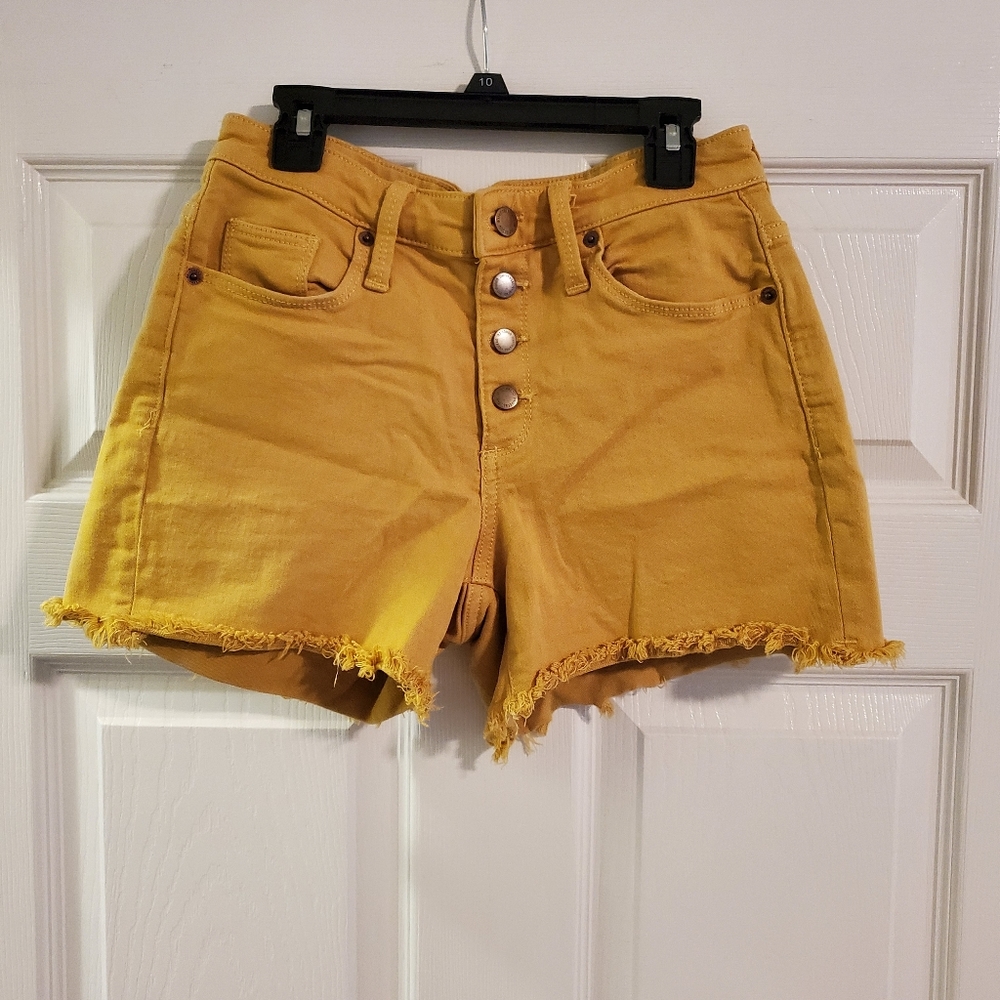 "Universal Thread" button-fly shorts! Size: 0, Juniors  Color: Mustard
